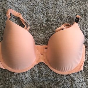 NWT Victoria’s Secret Bra 34D